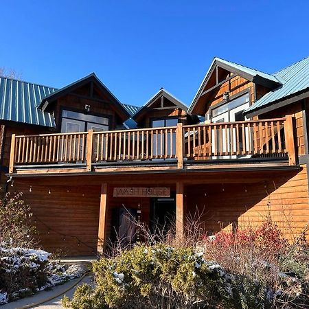 Mountain Magic Villa Golden Exterior photo