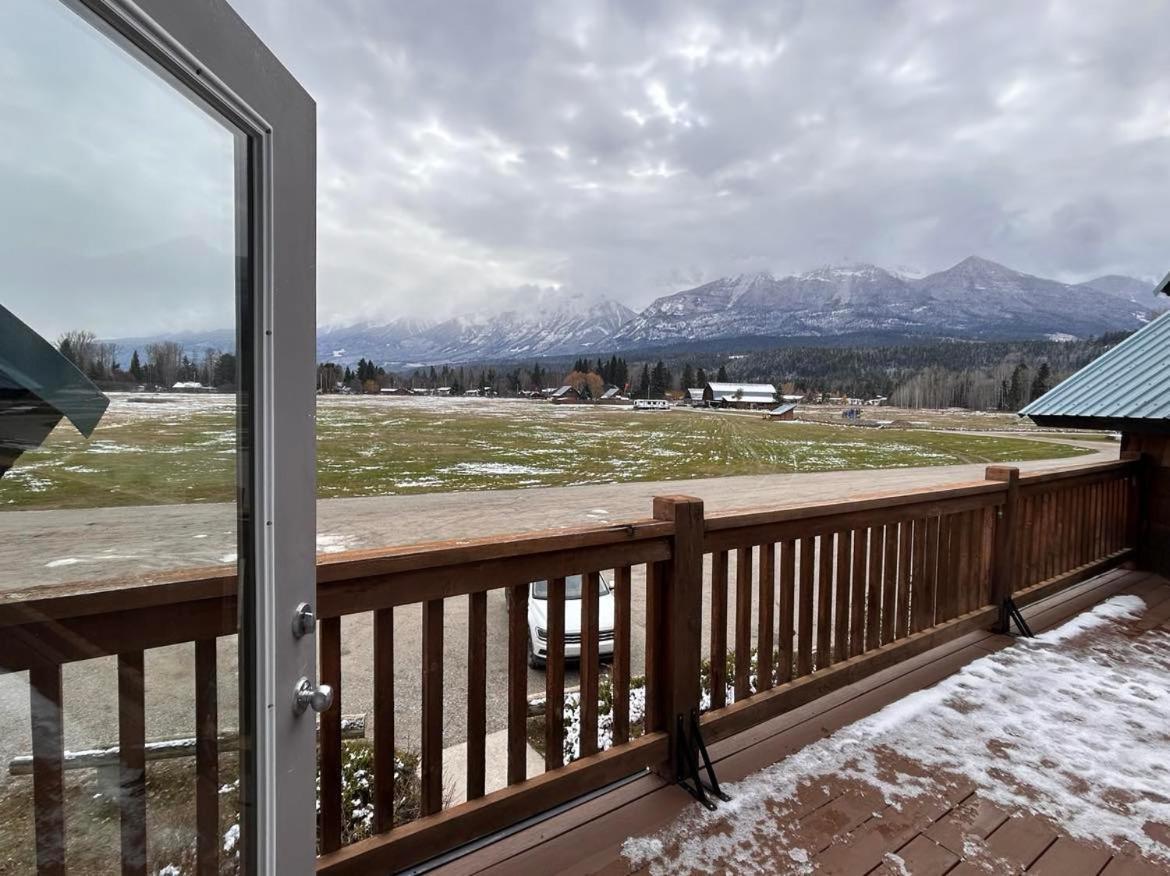Mountain Magic Villa Golden Exterior photo